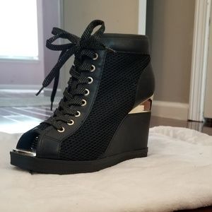 Peep toe mesh fishnet black gold lace up wedge